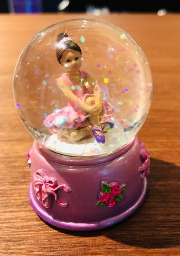 Lilac Mini snow globe.